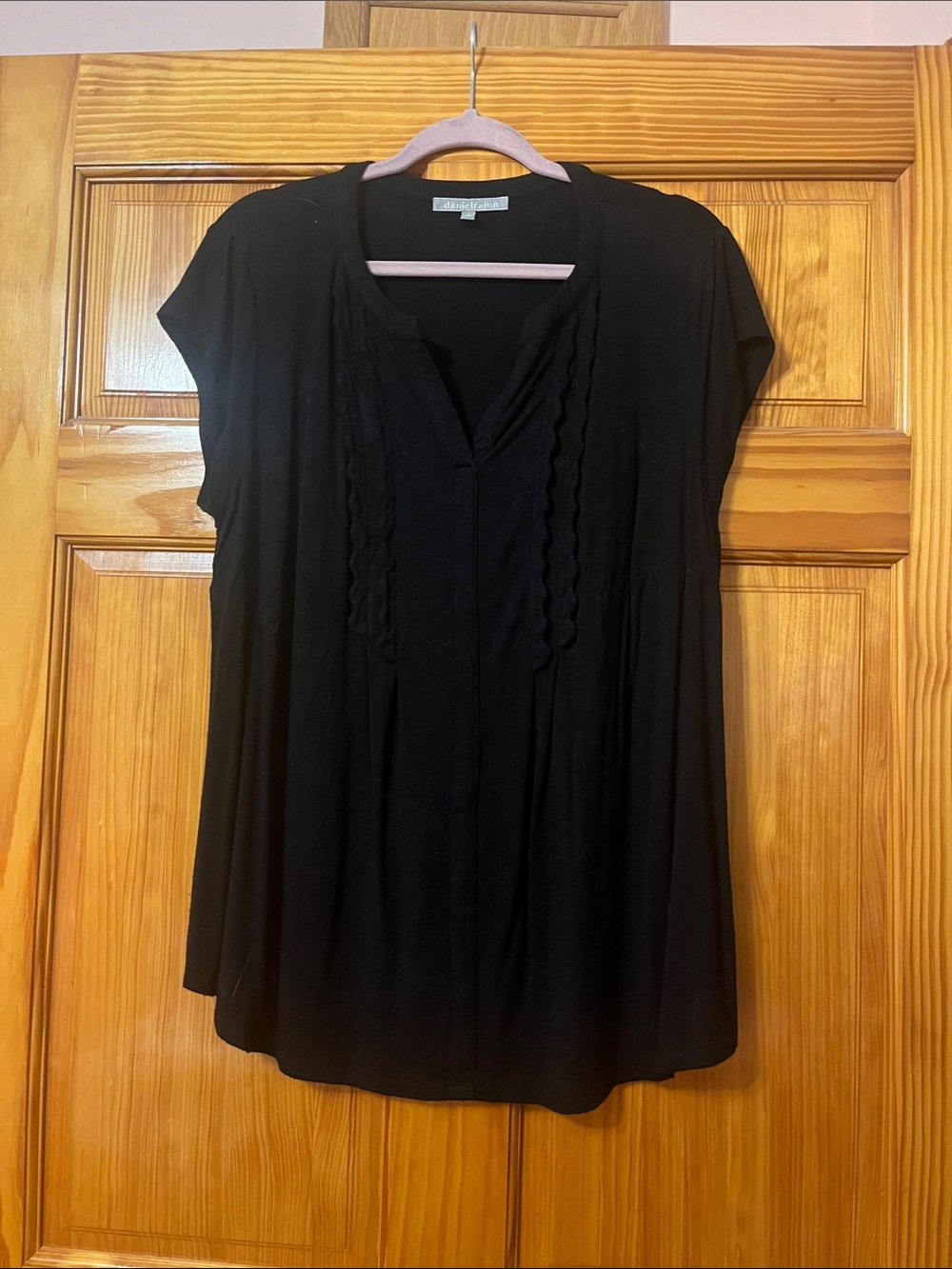 Black Short-Sleeve Ruffle Front stretch Top